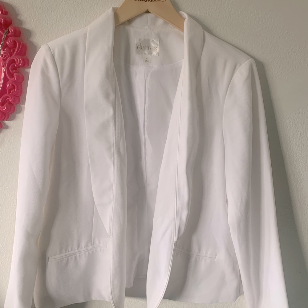 🤑 White Lined Blazer